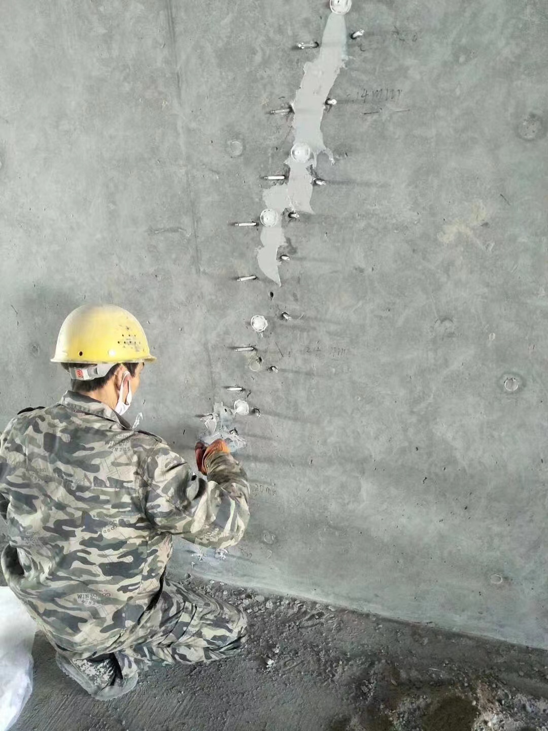 泸州混凝土楼板裂缝加固施工的方案